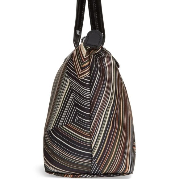 SOLD ! LONGCHAMP Medium Nylon Tote - Picture 4 of 9